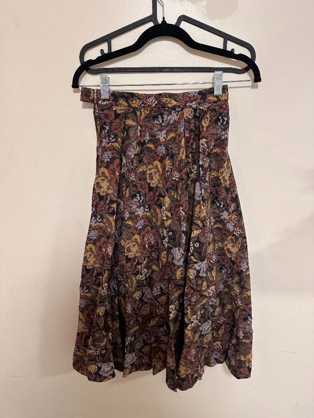 Vintage floral midi skirt